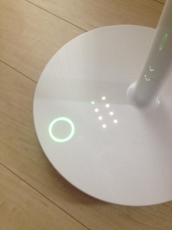 バルミューダグリーンファン光る