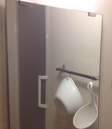 お風呂場の鏡ピカピカ