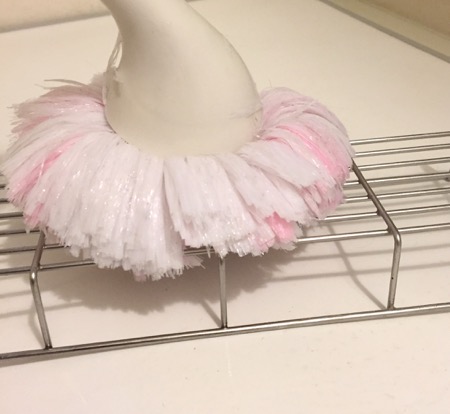 ユニットバスボンくんでカゴ掃除