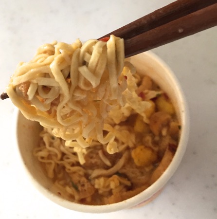 日清カップ麺ラクサ味