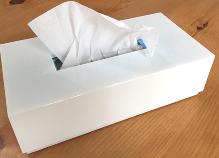 真っ白なティッシュケース