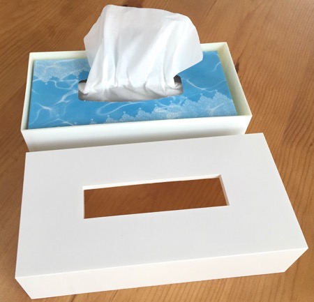 白色ティッシュケース