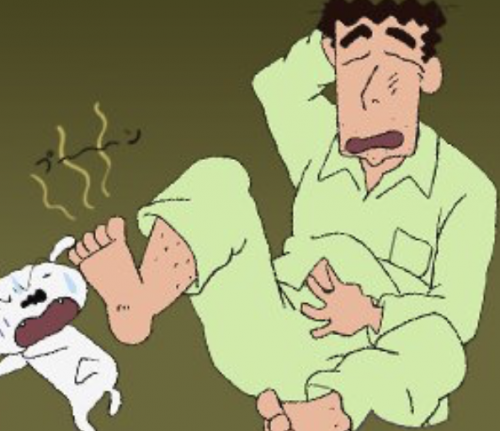 クレヨンしんちゃん足臭い