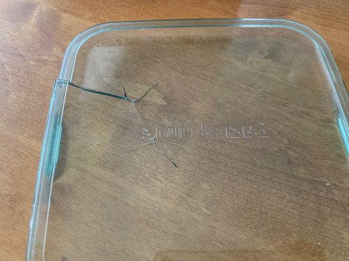 イワキ耐熱容器フタ割れる